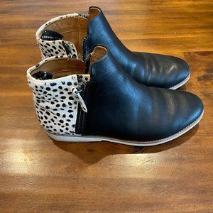 Rollie Side Zip Bootie/Black/Cheetah 7.5